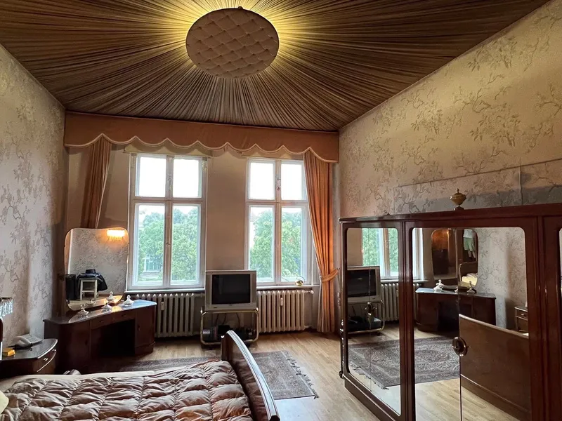 Viewing tomorrow, Furnished 4-Room Vintage Apartment, Balcony — photo 1